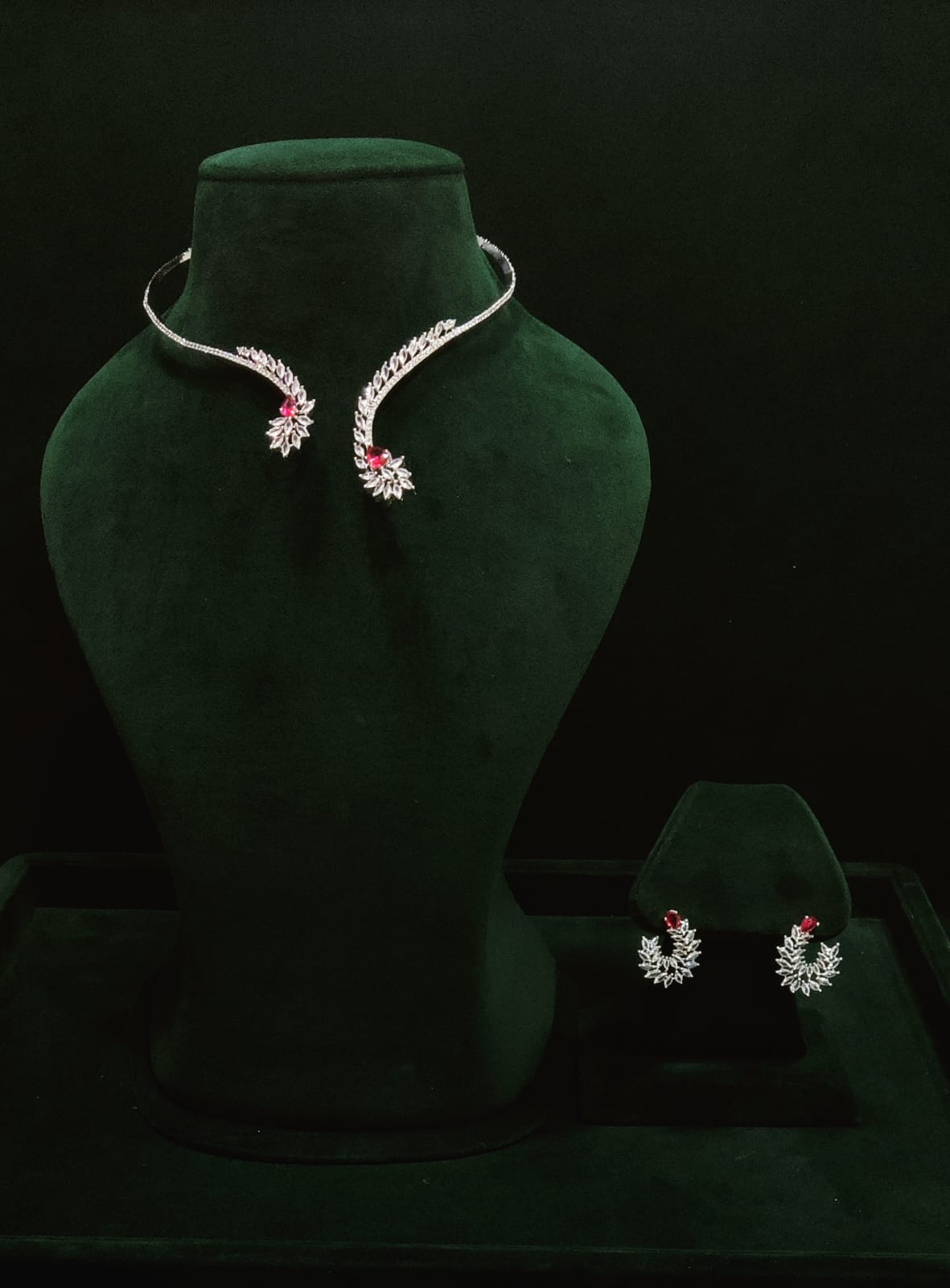 Dragon Hasli AD Jewellery Set