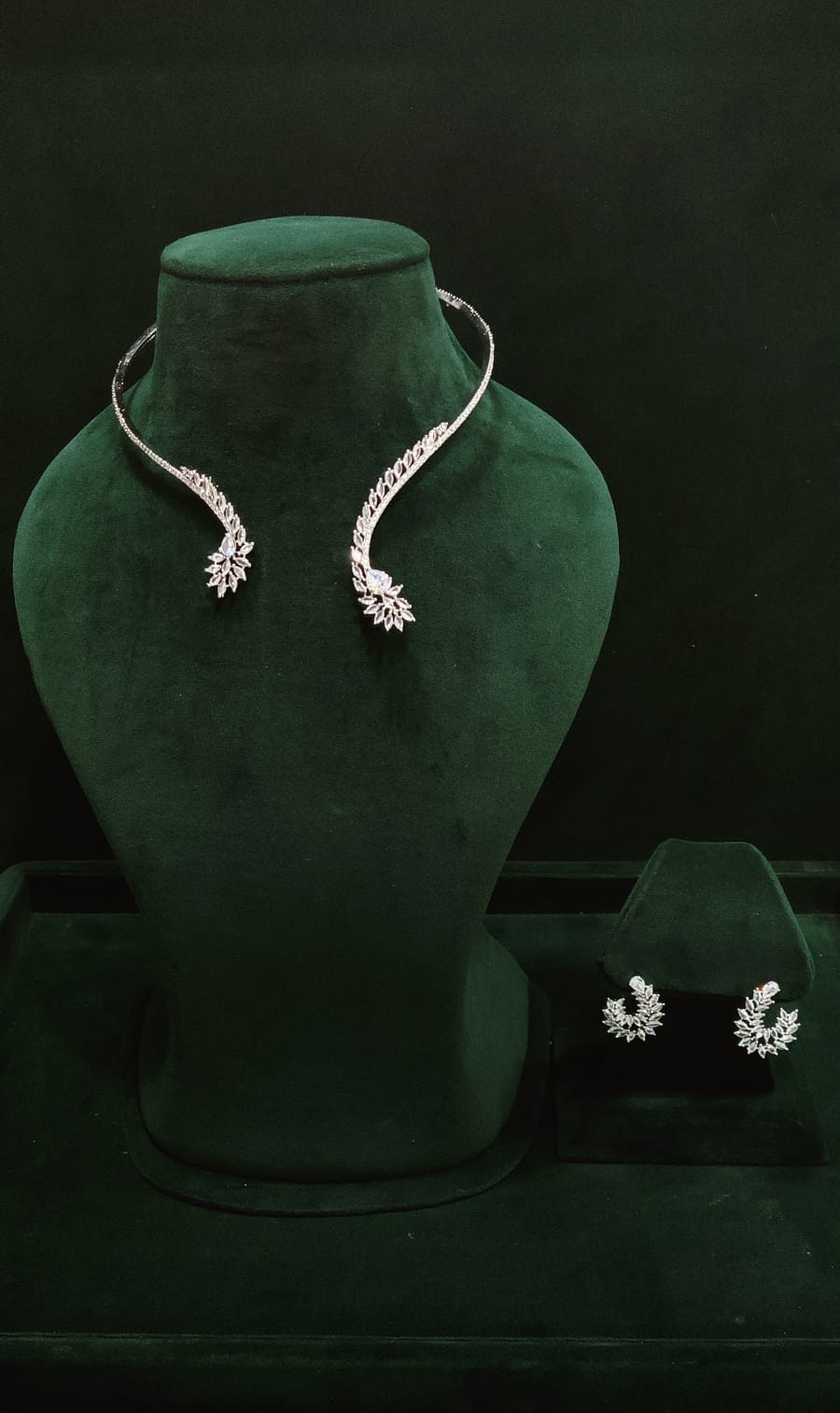 Dragon Hasli AD Jewellery Set